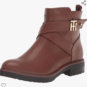 New with original box Tommy Hilfiger Women's Federik Ankle Boot size 7M